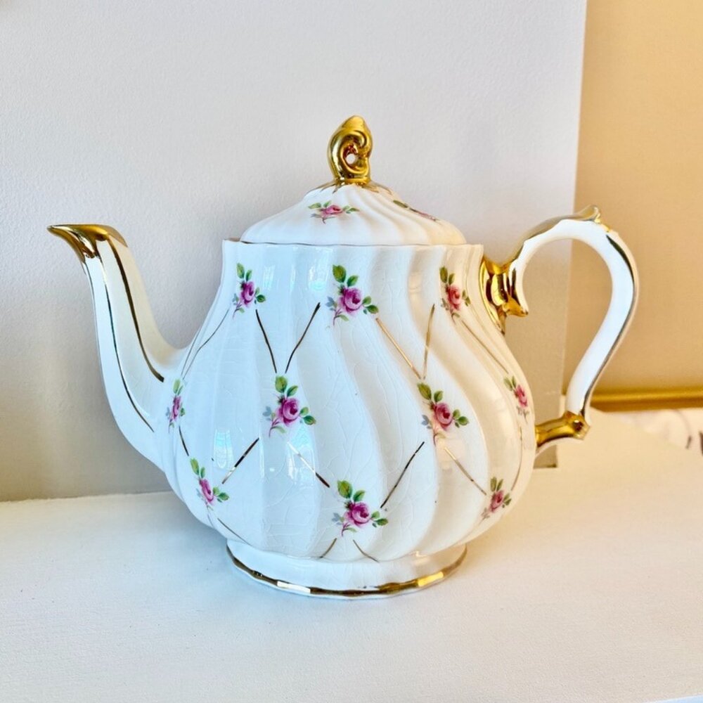 Vintage Sadler 1940s Pink Roses on Gold Trellis Teapot 2790
